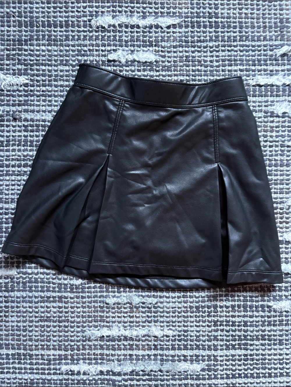 Abercrombie kids Faux Leather Pleated Mini Skirt / Skort - size 9/10